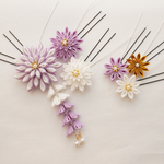 つまみ細工のお花髪飾り-薄紫（二重）×白＋剣菊小花3本-♬下がりつきUピンセット♬　七五三　成人式　袴　ラベンダー　藤