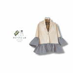 生成りとストライプの羽織りカーディガン　コットン　フリル　重ね着　長袖　ボタン　おとなかわいい　ゆったりサイズ