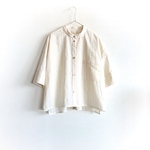 光をまとう夏のシャツ