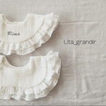 再販 White color baby bib  round or square お名入れ  出産祝い 刺繍文字 刺繍  ギフト ぽこぽこダブルガーゼ   男の子 お宮参り おめかしスタイ 双子