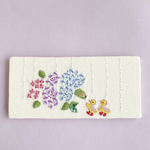 刺繍パネル＊紫陽花と雨の日のお客さん