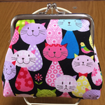 ねこ柄がま口財布