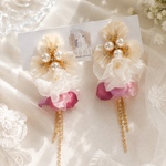 ブルーの刺繍蝶々が可愛すぎる！！立体的butterfly accessory💕💕ピアス、イヤリング