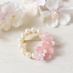 春限定【 ブローチ】 桜 春爛漫 パール ・Ⅱ ( ピンク リース ・ 卒園式 卒業式 入園式 入学式 など フォーマル にも)