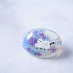 天然石オパールと紫陽花畑のシマエナガの帯留め　ポニーフック ブローチ