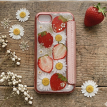 iPhoneクリア手帳型ケース＊たっぷりいちごとノースポール＊押し花スマホケース