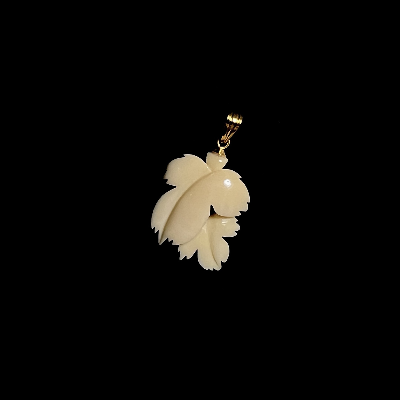 SALE】鯨歯 マッコウクジラのピアス 1518 - ARTIST SENSYU | minne