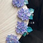 紫陽花のヘアクリップ　刻み入り花びら　青と赤紫のグラデーション