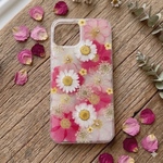 ジュリアンたっぷりの押し花スマホケース