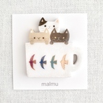 コーヒーカップに入った3匹の猫ブローチ