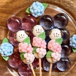 こいぬのデコ団子キーホルダー　紫陽花ver. 🐶梅雨☔️ フェイクフード　フェイクスイーツ　和菓子　えぬめい堂　食品サンプル　ミニチュア　ミニチュアフード