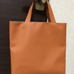 茶色のバック