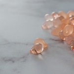 期間限定SALE【100個/8㍉】【ba-t3-199】❁手染め鈴丸mixドロップビーズ(クリア×フロスト/クリア×ミルキーキャンディ)❁ネオオレンジ❁