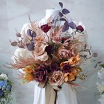◆ガーベラ＆ダリアのクラッチブーケ＊モカ＆ブラウン◆テラコッタ ココア色 ベージュ クラシカルカラー ウエディングブーケ 前撮り アートフラワー 造花 格安