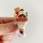フルーツパフェ 手刺繍 ブローチ