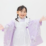 【在庫あり】洋服にも合わせられる　フリルたっぷり　被布エプロン　白　（和服にも　洋装にも　七五三　お正月　ひな祭り 前撮り　エプロンワンピース　メイドエプロン　アリス　