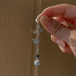 蝶々×玉結びの水色キラキラピアス🦋🩵
