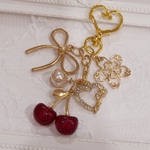 【再販予定無し限定1点】リボン付きチェリーのバッグチャーム🍒