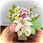 ニットフラワーのアレンジメント花束 【💐完成品・即発送可💐】＊百合MIX＊ 花鉢付き・透明ラッピング済み　枯れない花束　枯れないブーケ　枯れないお花　プレゼントブーケ　誕生日ギフト 