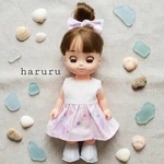 ワンピースとヘアゴムセット　ラメ入り貝殻柄ピンク　Ｍサイズ　メルちゃんの服　ソランちゃんの服　レミンちゃんの服