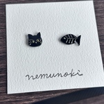 黒猫とお魚のピアス　ノンホールピアス無料変更　樹脂ピアス無料変更