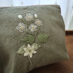 【のぼるジミー。様専用】サンカヨウ　チゴユリ　刺繍ポーチ