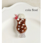 コーラフロートのビーズブローチ　キーホルダー　チャーム　ビーズ刺繍