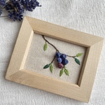 ブルーベリー　刺繍フレーム　インテリア　置物　手刺繍