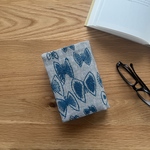 ミナペルホネン　ブックカバー   sky  flower  mina perhonen  の刺繍生地　文庫本カバー　しおりはオプションです