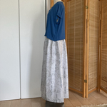 白大島紬リメイク　ウエストスッキリ　ティアードギャザースカート　灰色系　軽くシワになりにくく旅行に最適