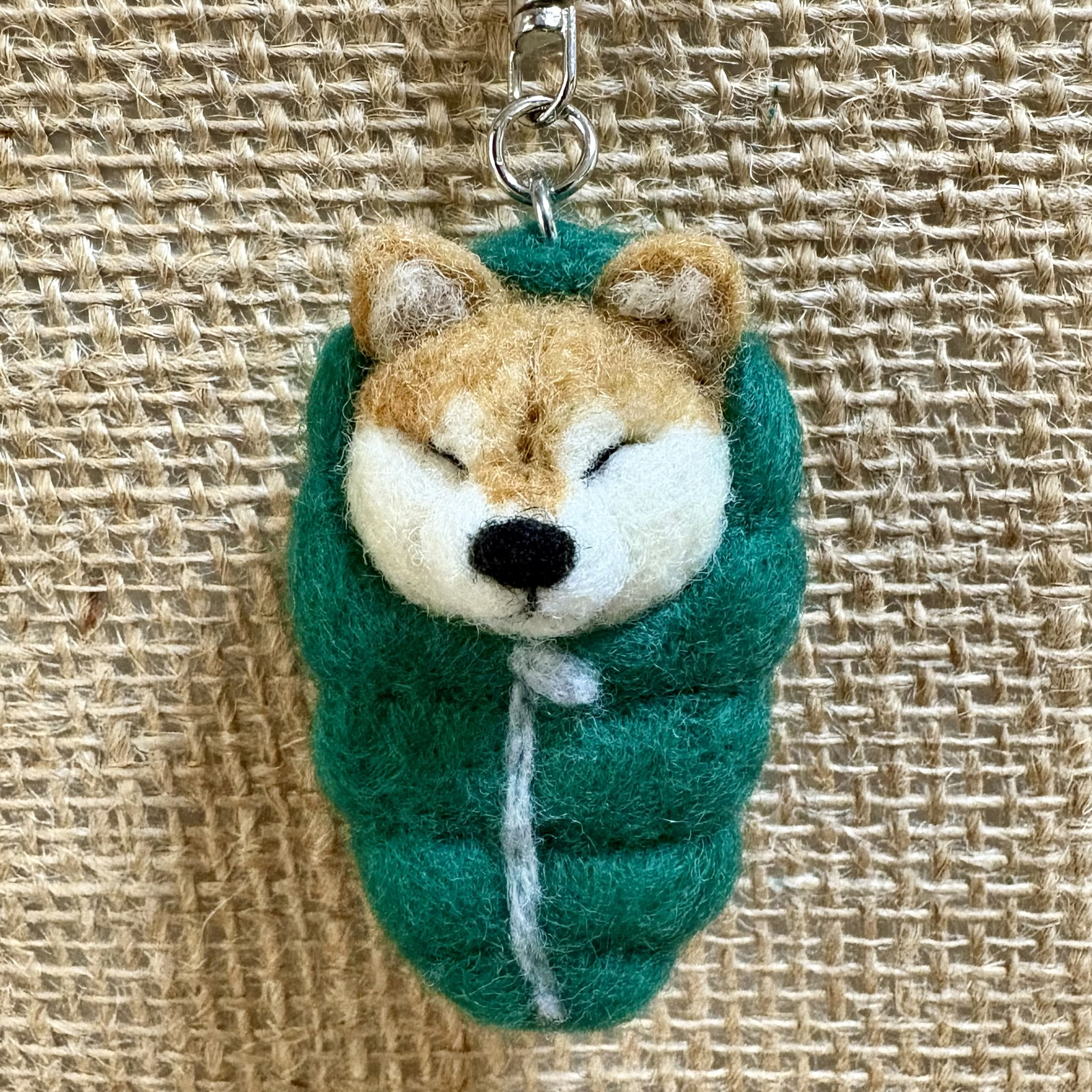 ひな祭り🎎菱餅に乗った柴犬ちゃんのお雛様🍡羊毛フェルト