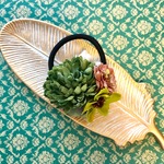 カーキマムのヘアゴム