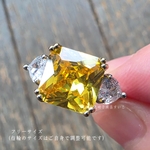 C- イエロー　きらりスクエアハートのジルコニアリング（指輪のサイズはご自身で調整可能です）