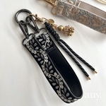 6/27(土)21時🕘〜販売！インド刺繍リボン🎗️ハンドストラップ ㊹　バッグチャームにも♡  キーホルダー🔑　バッグチャーム     2,580円