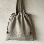 手刺繍入り巾着型トートバッグ　(送料無料)