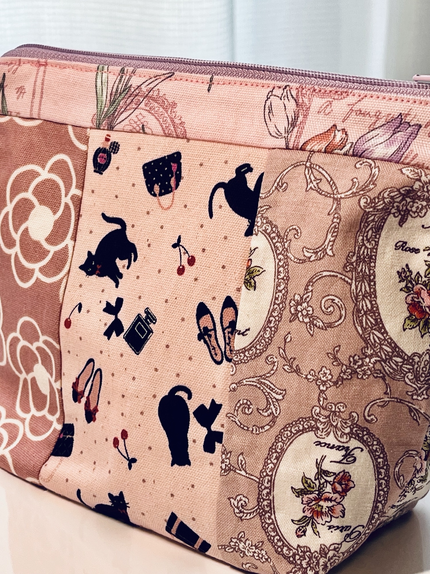 ゆめかわ♡ 8柄パッチワーク 大きめフリル巾着 いちごとお花の