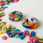Shell Bonbon 天然石の発色を愉しむイヤーカフ　アレルギー対応　大人のポップカラー　天然石イヤーカフ　 推し活