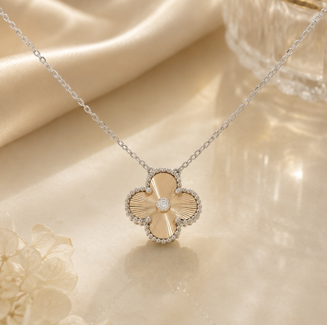 20モチーフネックレス／マザーオブパール×YellowGold／クローバー