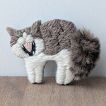 *⋆⸜キジ白⸝⋆* シャーシャーやんのか 手刺繍ブローチ