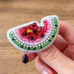 ジュワッとスイカのビーズ刺繍ブローチ/バッグチャーム(赤)