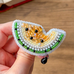 クリームスイカのビーズ刺繍ブローチ/バッグチャーム(黄色)