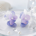 本物の紫陽花＊透明感あふれる淡色フラワーピアス/ノンホールピアス　金箔・グラデーションカラー 梅雨 初夏 涼しげ　藤色　浴衣にも