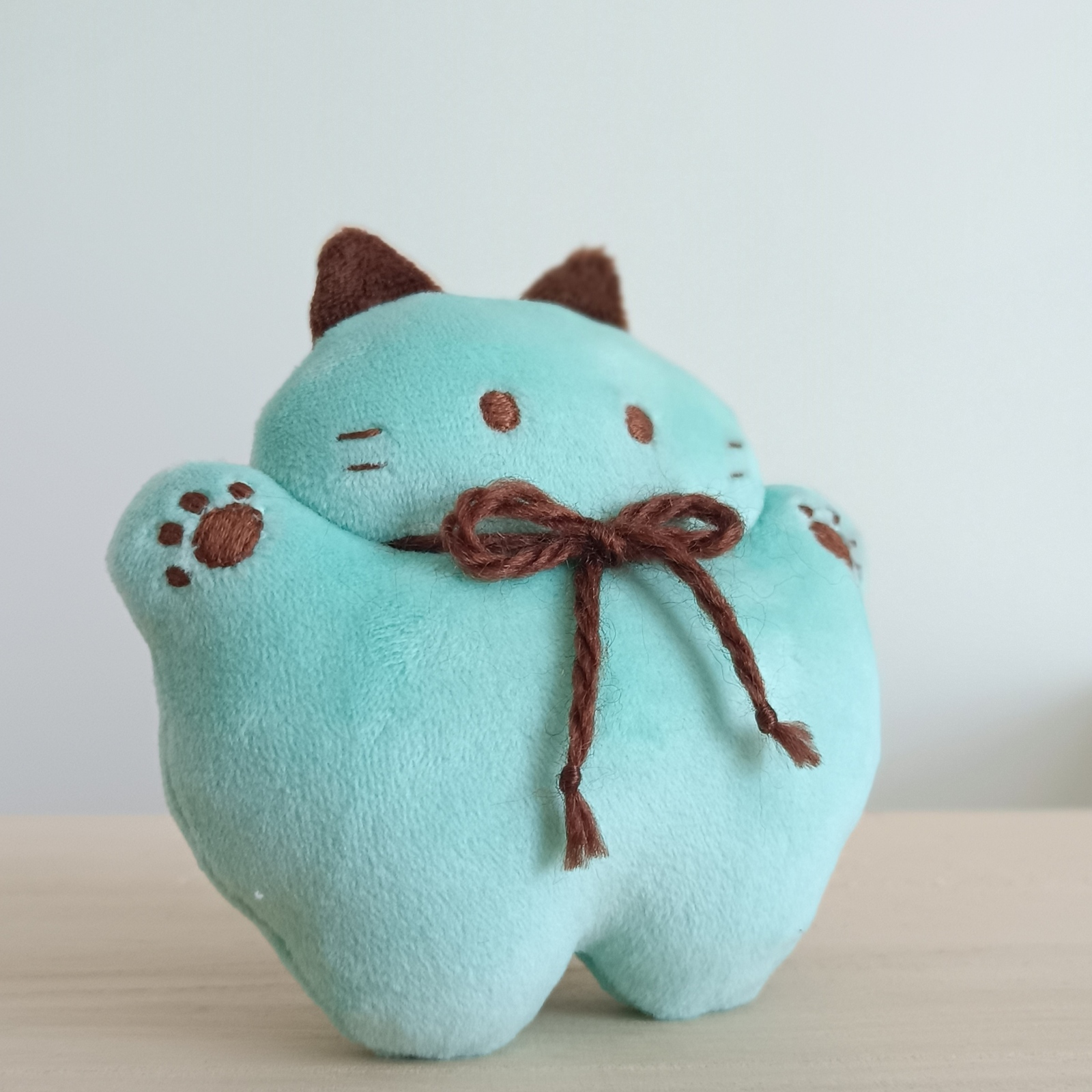 ぷくぷくチョコミントネコのぬいぐるみ✧猫 ねこ 夏 - DOKUNEKO