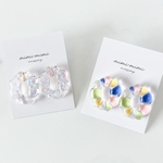 リングのピアス/イヤリング　カラフル｜レジンアクセサリー｜ドーナツ　フープ　リング　円　丸　サークル　　ぷっくり　クリア　ブルー　青　ピンク　ホワイト　白　イエロー　黄色　黄緑｜ネジばね式イヤリング