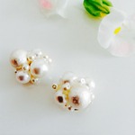 再販8 白いパールピアス