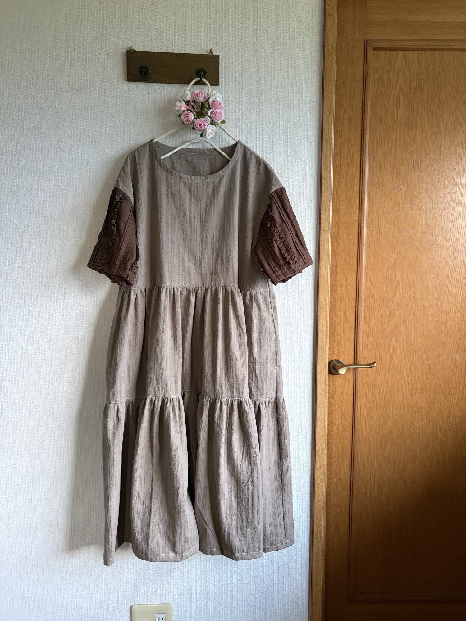 綿麻刺繍地のミナペルホネンラウンドシアター風のワンピース