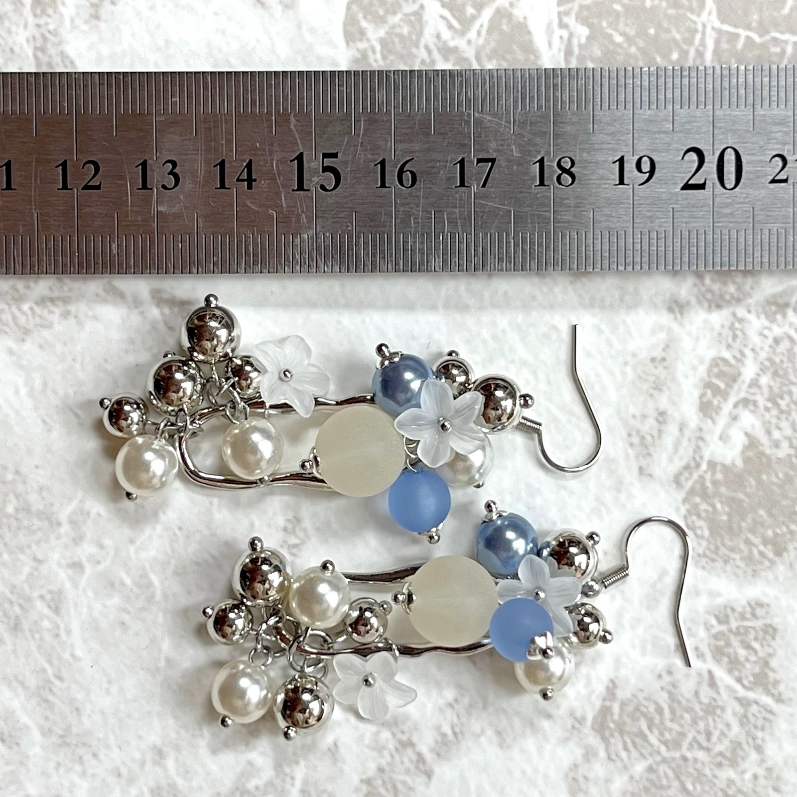 お花とパールの大ぶりピアス(イヤリング)サージカルステンレスフック