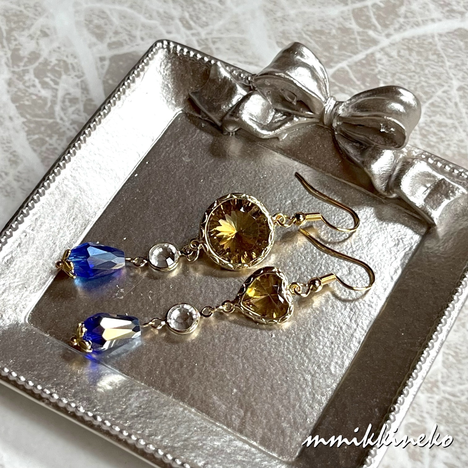 お花とパールの大ぶりピアス(イヤリング)サージカルステンレスフック