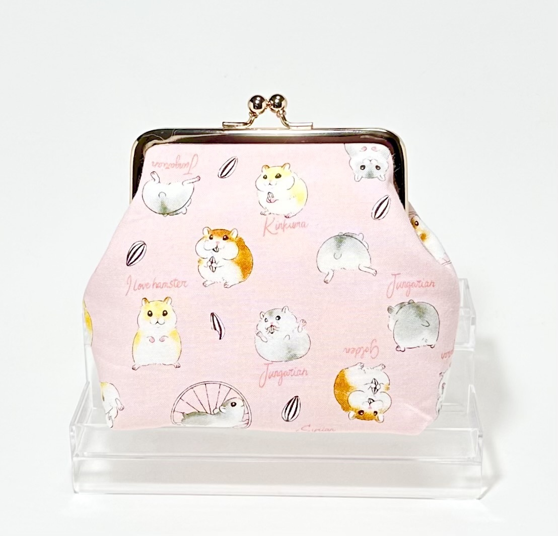 ハンドメイド　手刺繍　がま口ポーチ☆まっちゃんだよです がま口 - ポーチ・巾着袋の人気通販 | minne byGMOペパボ 国内最大級の