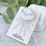 〘 クラゲ 〙ホワイト｜刺繍ブローチ｜刺繍キーホルダー｜2way｜UMIシリーズ｜夏季限定